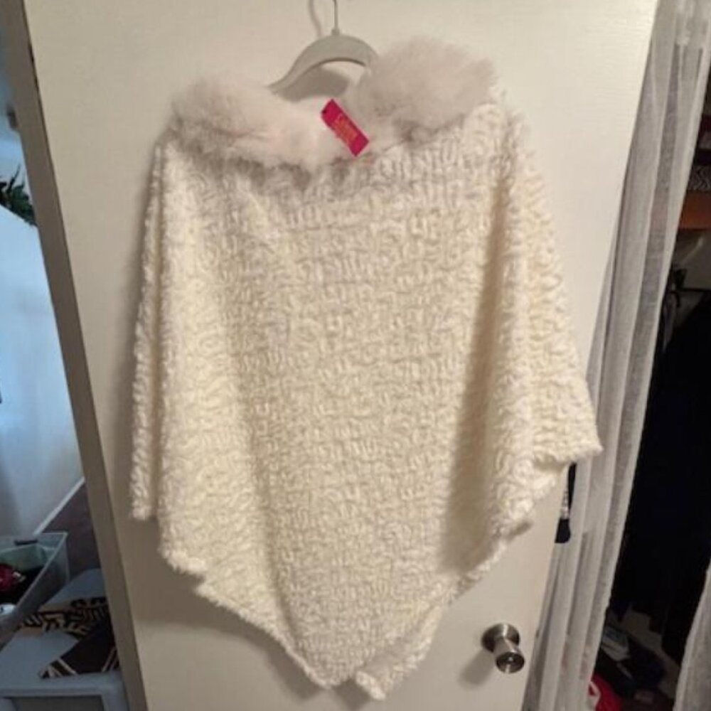 Catherine Malandrino Fuzzy Poncho Cowl Neck White Cozy Sweater Cape NWT OS